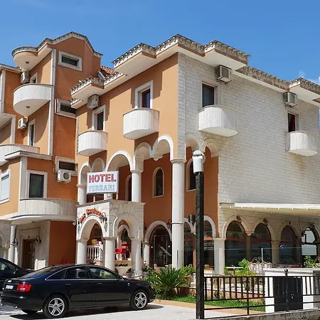 Hotel Ferrari 3*