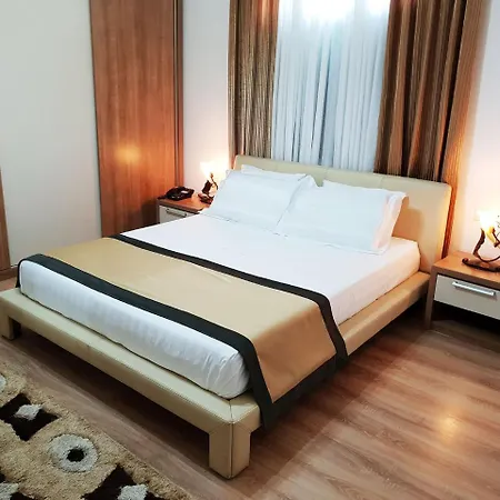 Hotel Ferrari 3*