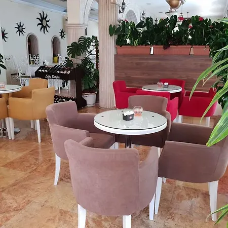 Hotel Ferrari 3*