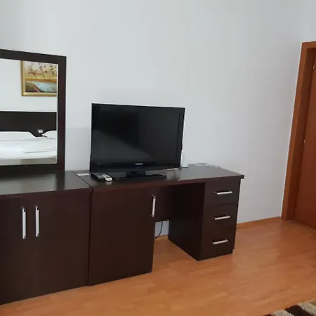 Ferrari 3* Τίρανα