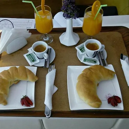 Ferrari 3* Τίρανα